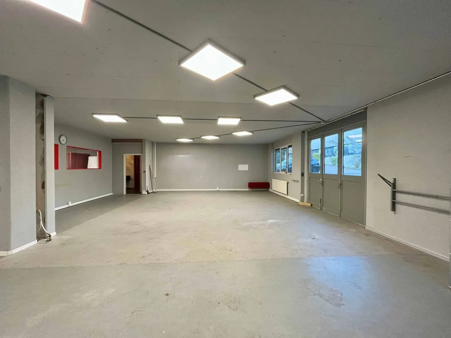 Mischgenutztes Gebäude mieten - Foto 2 von 3