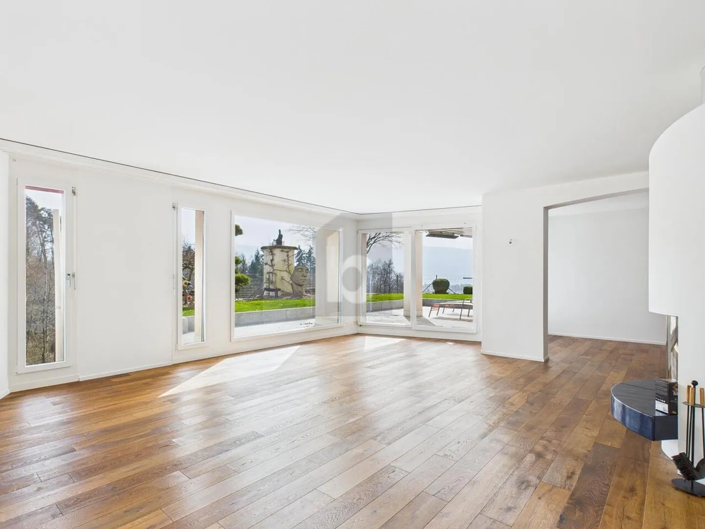 TIMELESS, MODERN WITH LAKE VIEW - Photo 3 of 6