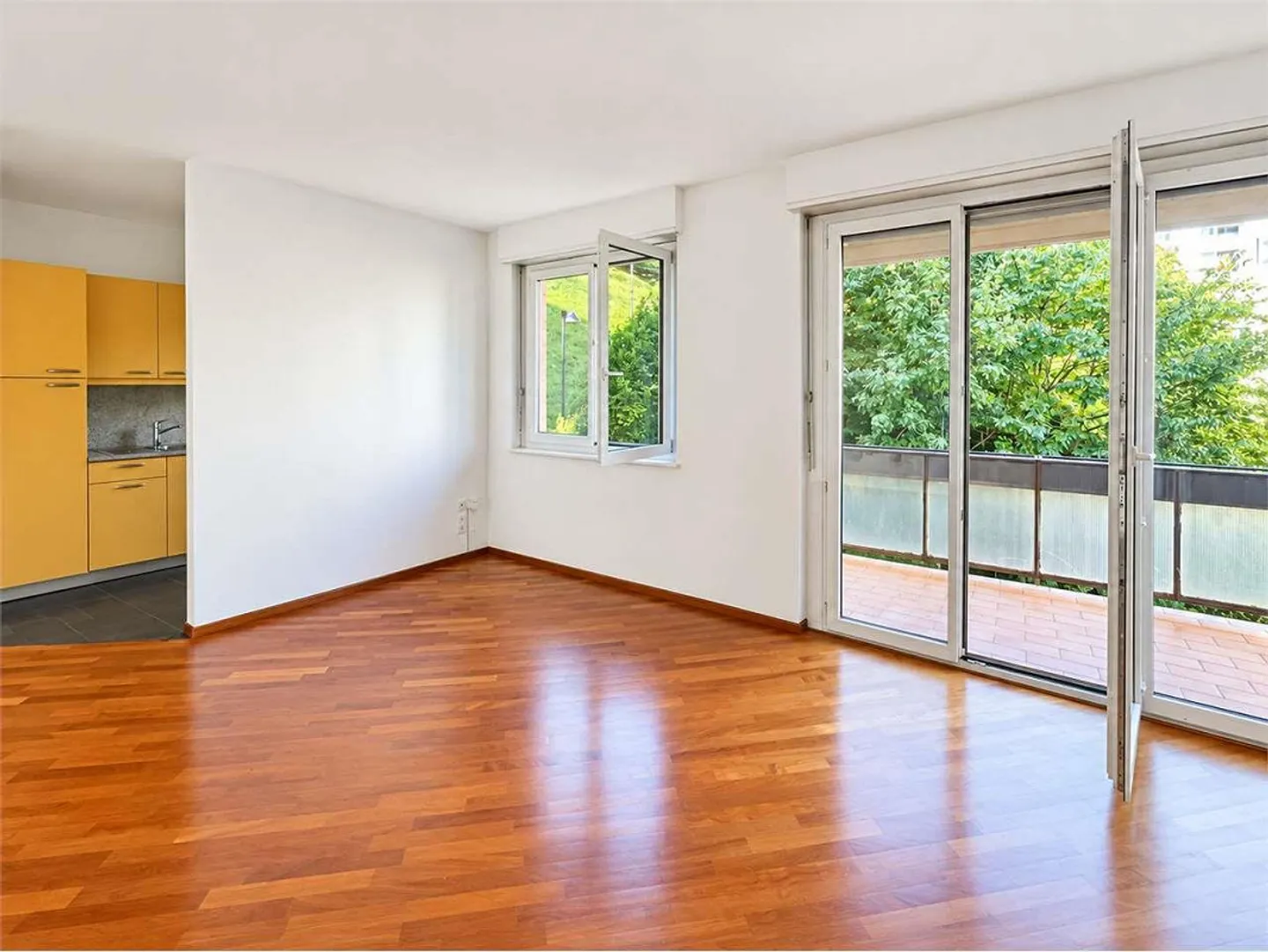 Paradiso: 2.5 rooms with communal pool - Photo 1 of 7
