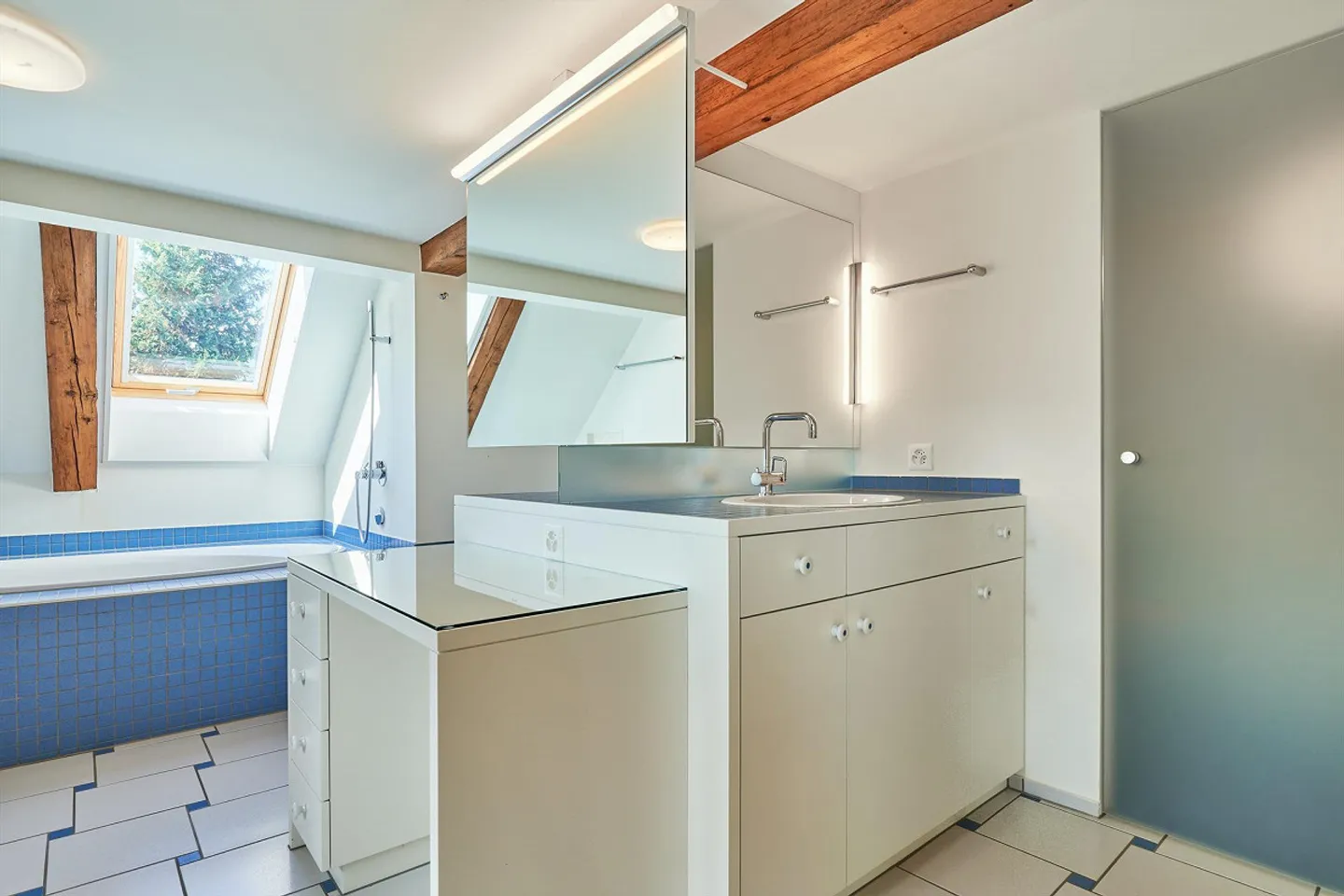 Appartement en duplex unique de 5,5 pièces - Photo 5 sur 9