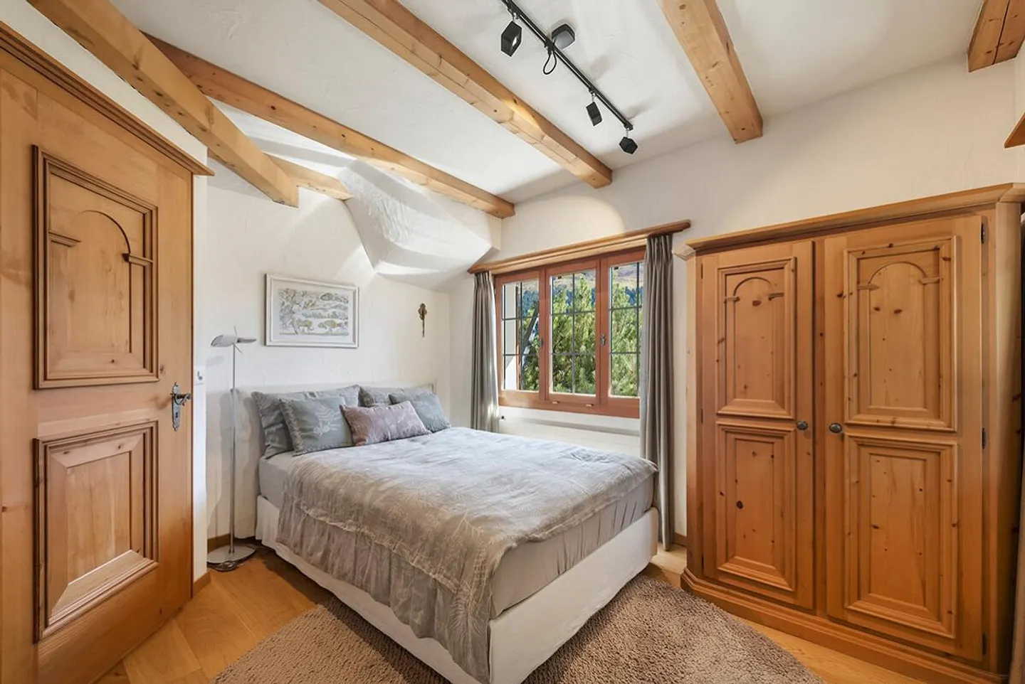 Single-family house in Valbella with ski-in/ski-out location and mountain panorama - Photo 3 of 6