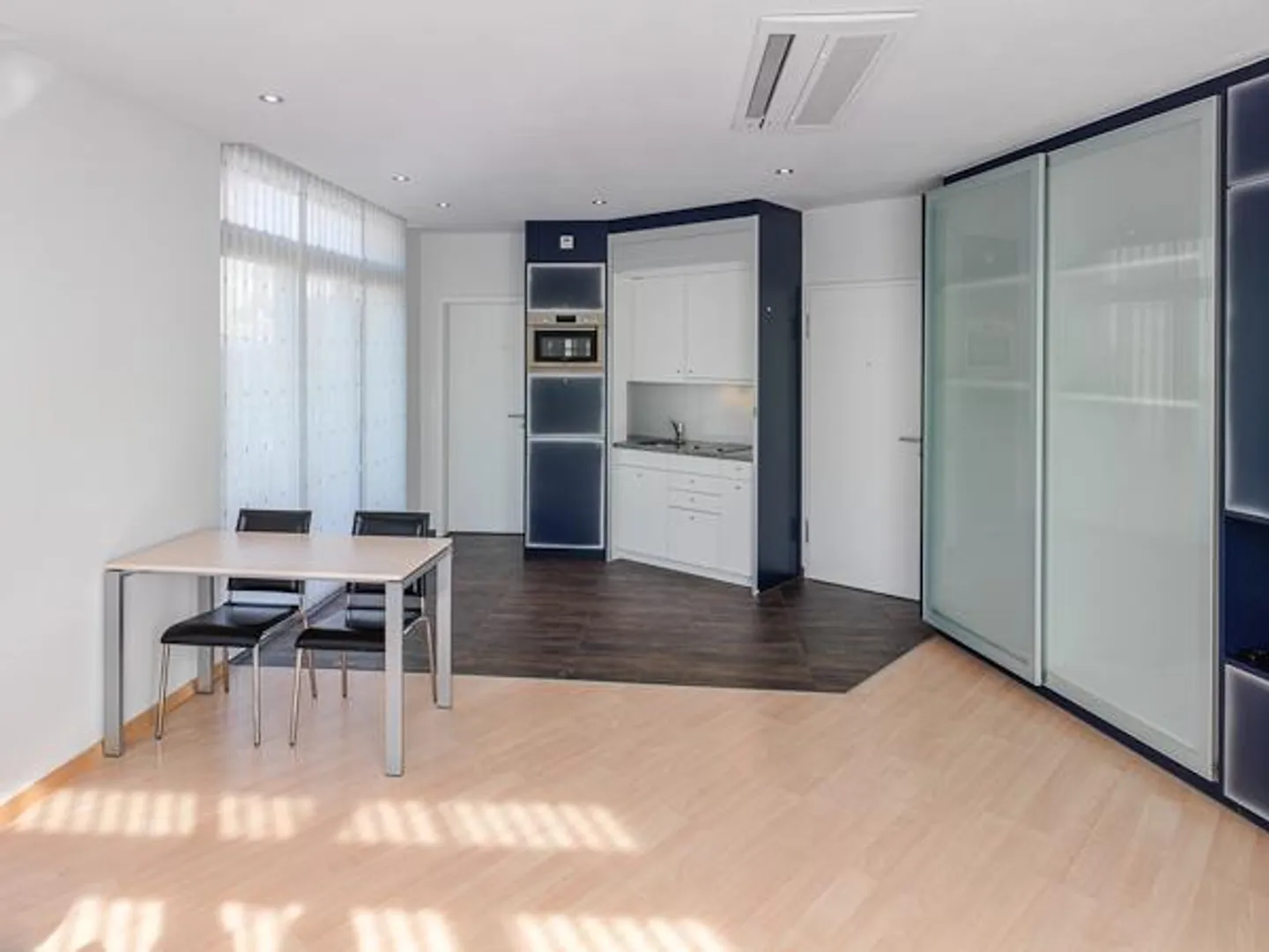 Appartement avec services - vivre comme dans un hôtel ! - Photo 3 sur 7