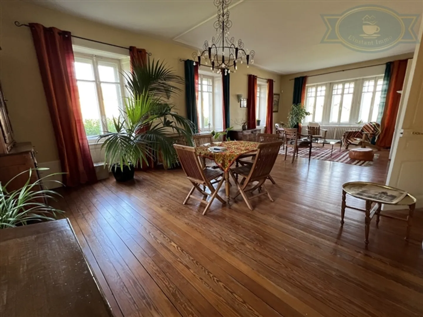 Magnificent Manor House with Character and Large Garden - Photo 6 of 18