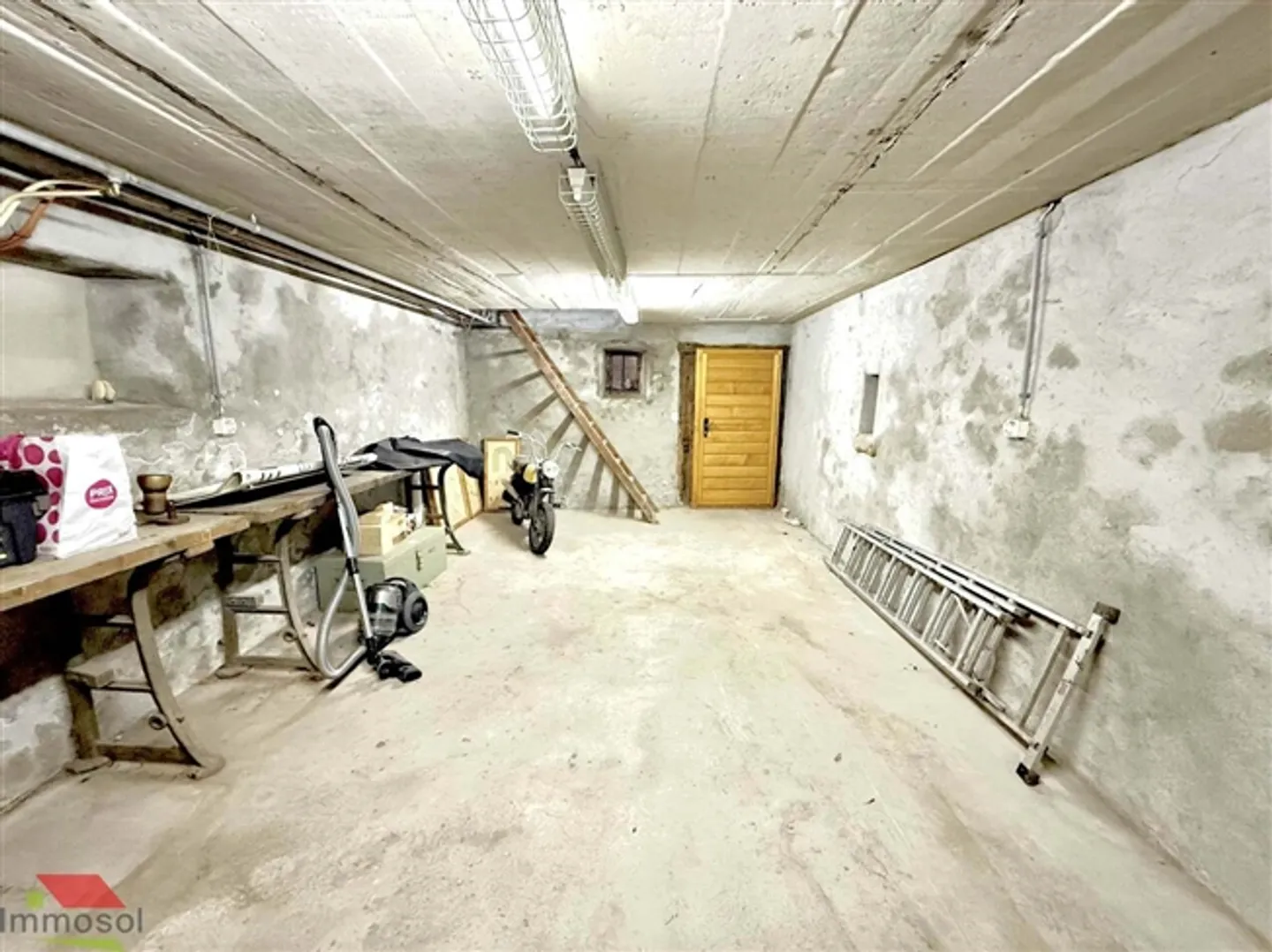 Premises with Quality Seal - Photo 6 of 7