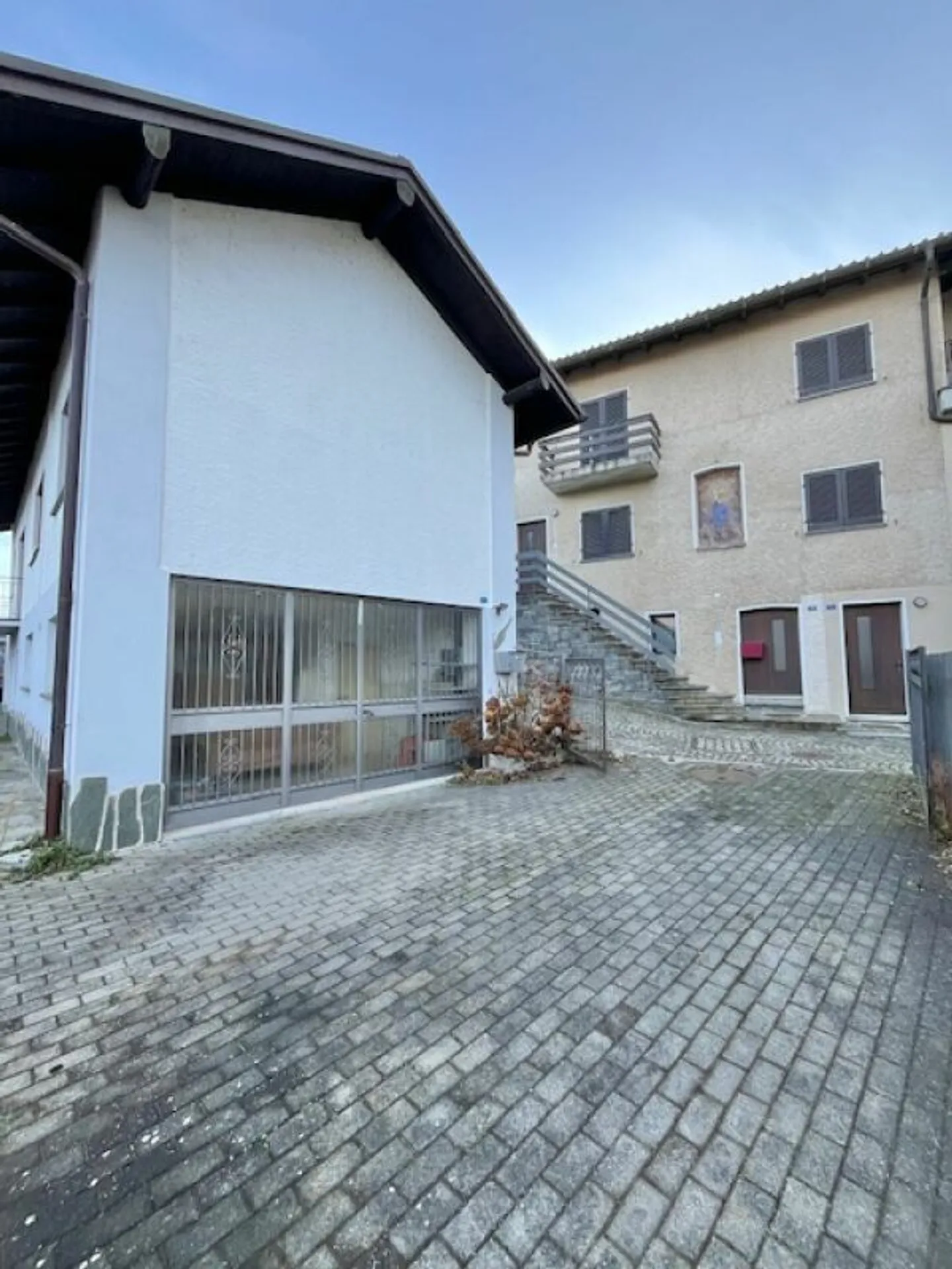 VIRA GAMBAROGNO - MULTIPROPRIETÀ IN POSIZIONE CENTRALE IN VENDITA - Foto 2 di 12