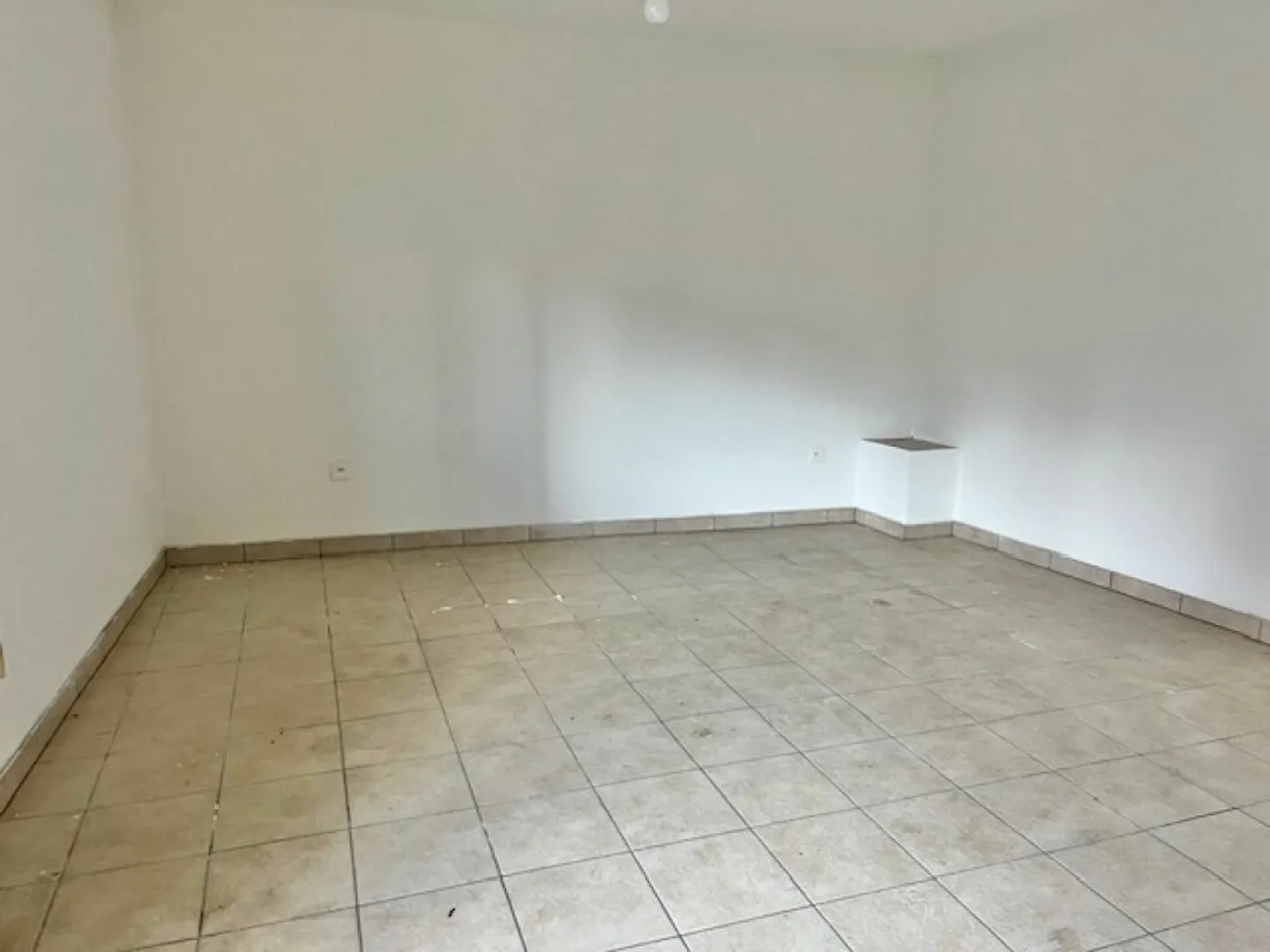 VIRA GAMBAROGNO - MULTIPROPRIETÀ IN POSIZIONE CENTRALE IN VENDITA - Foto 3 di 12