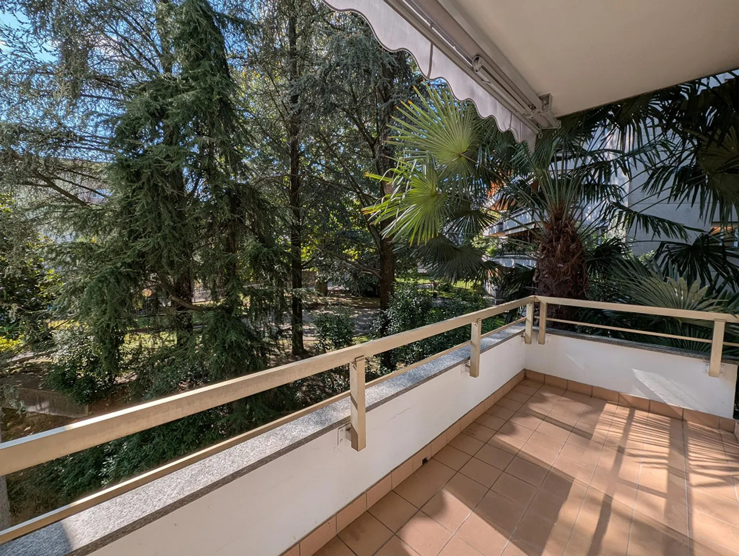 Appartement 2.5 pièces accueillant avec balcon - Photo 1 sur 11