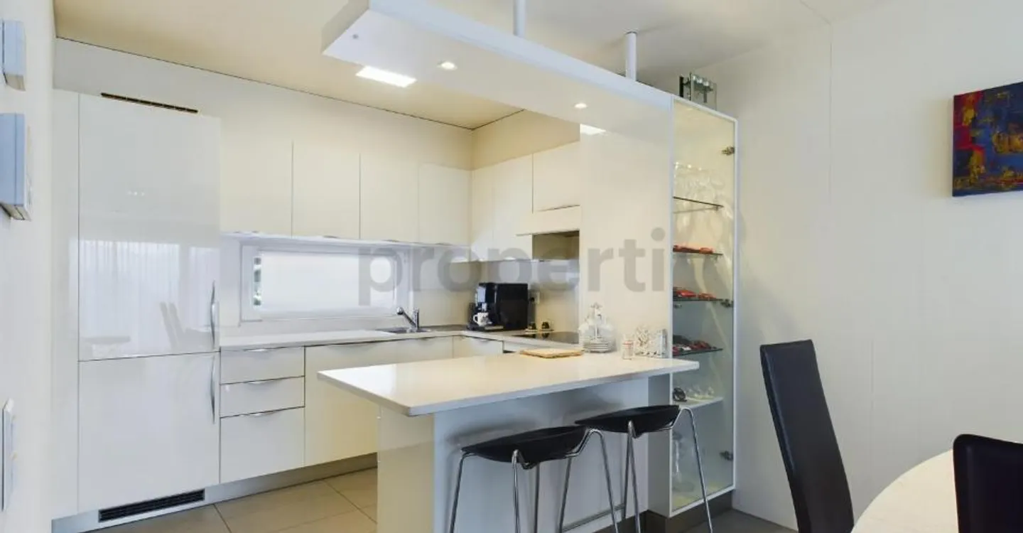 Modern and bright 3.5-room apartment in Biasca - Photo 2 of 13