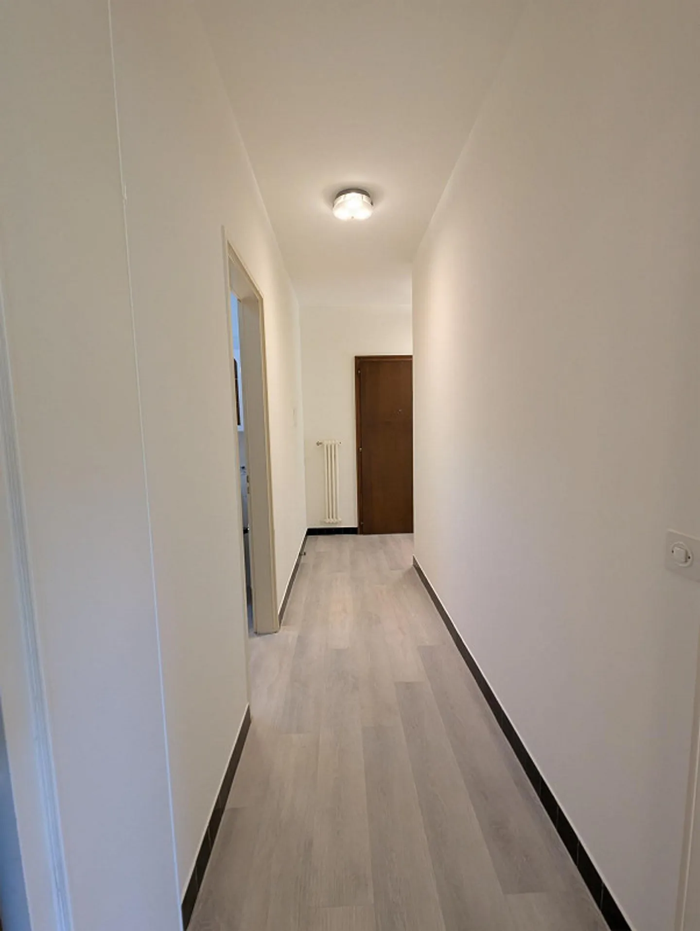 Appartement 2.5 pièces accueillant avec balcon - Photo 6 sur 11