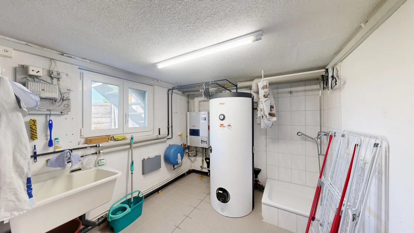 Affascinante casa unifamiliare di 5,5 stanze in una posizione residenziale centrale - Foto 16 di 19