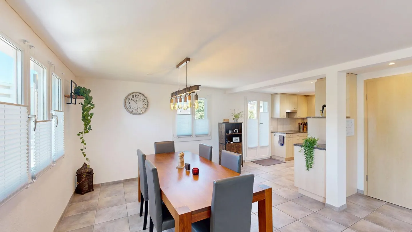 Affascinante casa unifamiliare di 5,5 stanze in una posizione residenziale centrale - Foto 6 di 19