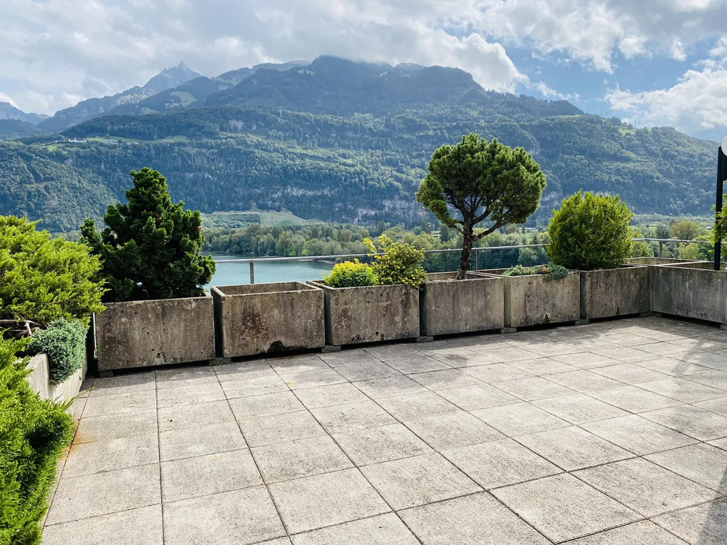Appartamento con terrazza 3 1/2 stanze con vista unica - Foto 5 di 15