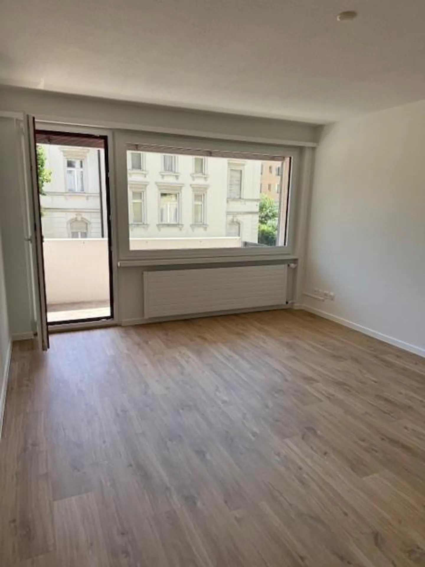 Appartamento 3.5 stanze nel centro di Glarus - Foto 4 di 16