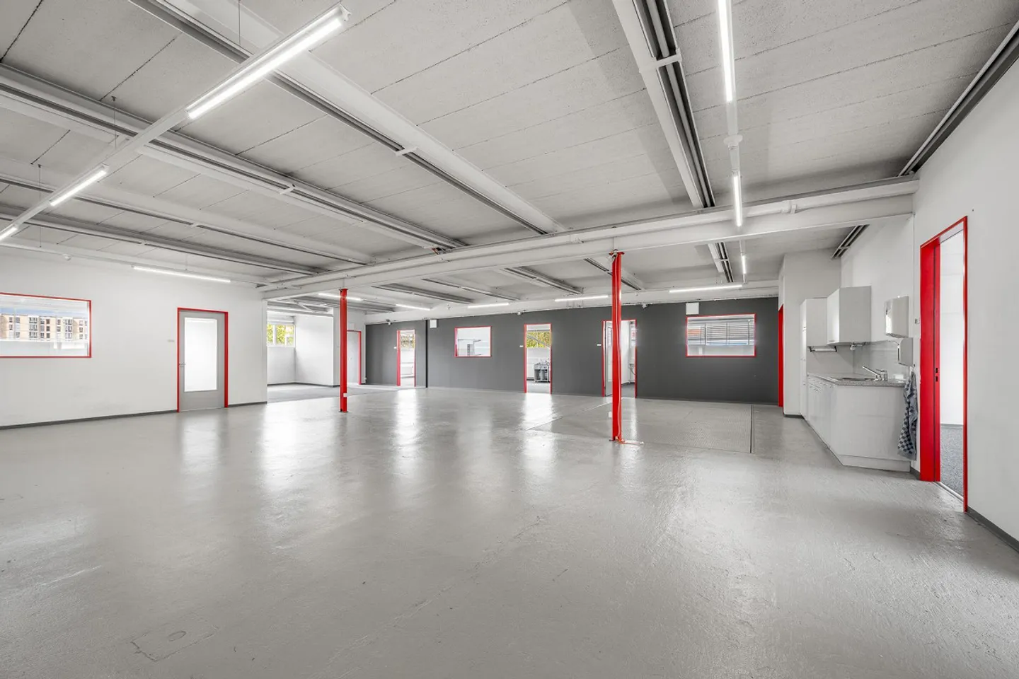 Espace de bureau polyvalent près de l'autoroute - Photo 8 sur 10