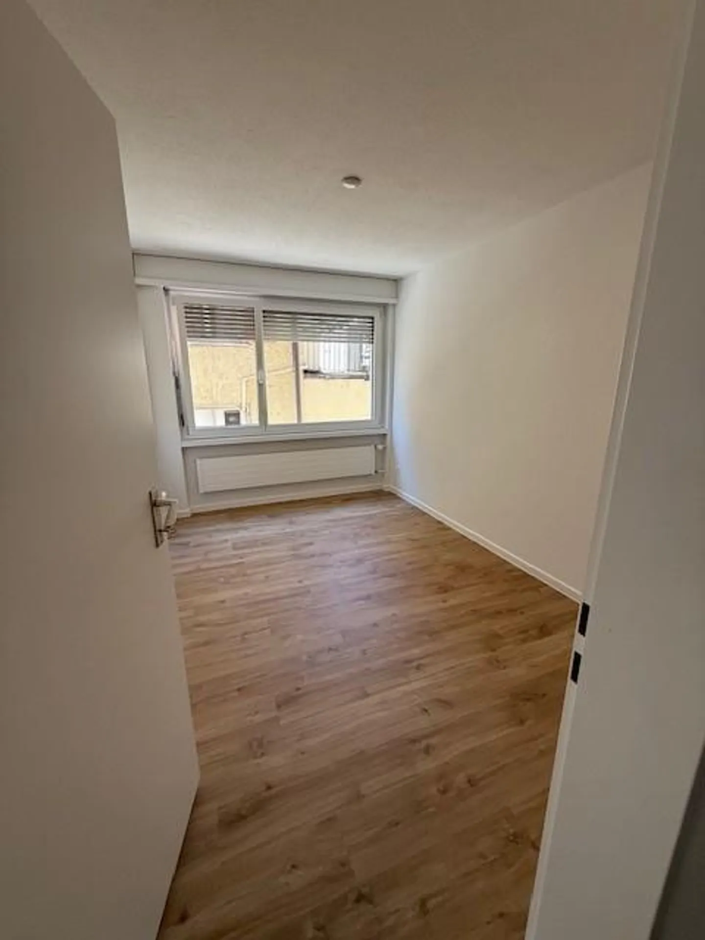 Appartamento 3.5 stanze nel centro di Glarus - Foto 9 di 16
