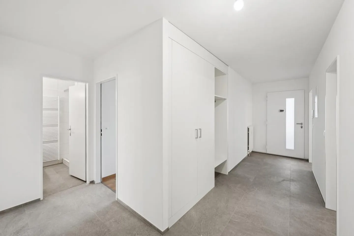 Freshly renovated apartment with large balcony in a quiet location - Photo 3 of 11