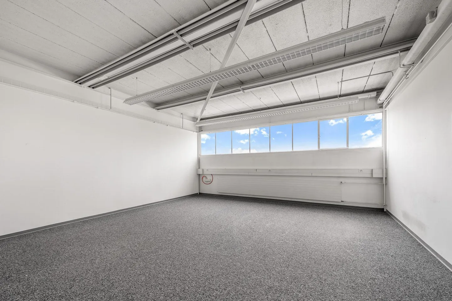 Espace de bureau polyvalent près de l'autoroute - Photo 10 sur 10