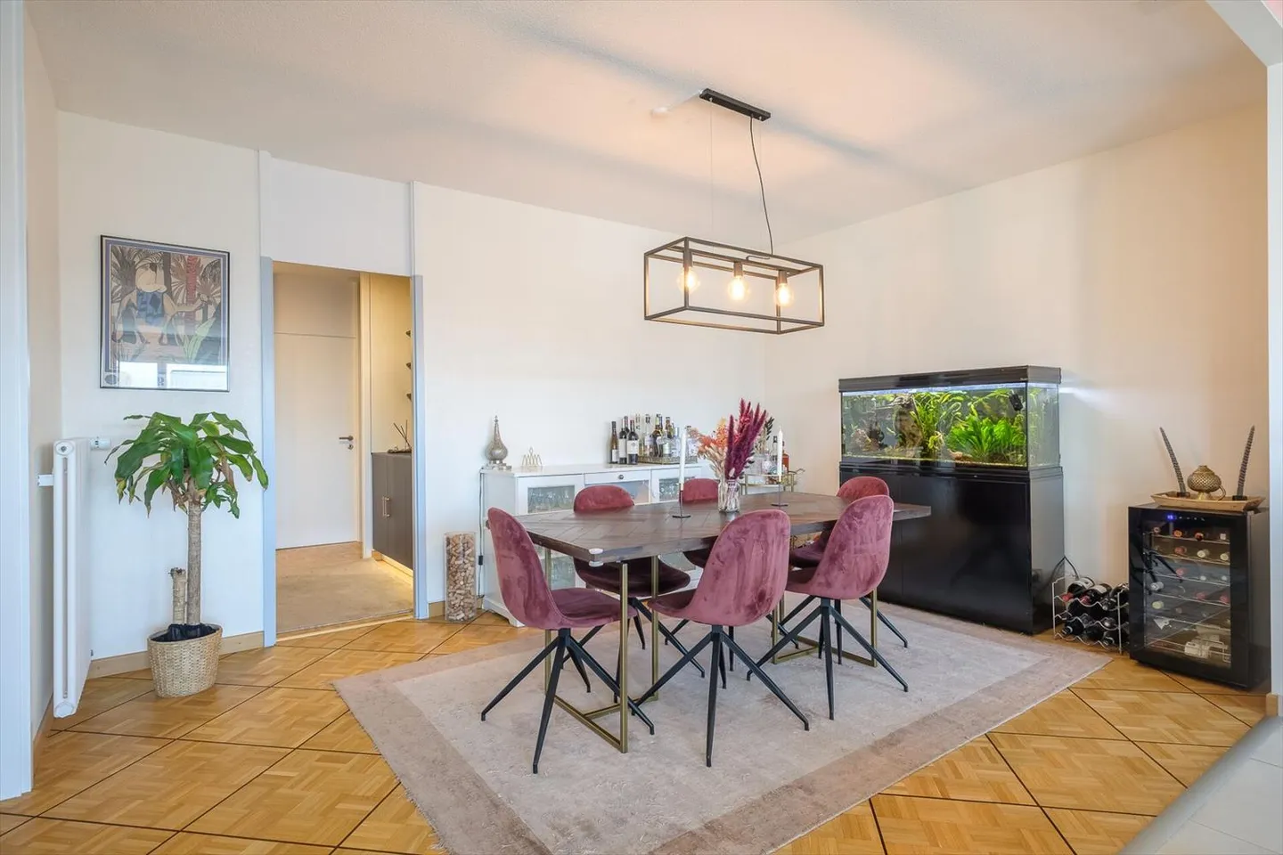 Spacious and Bright 6 Rooms with 2 Balconies - Photo 2 of 9