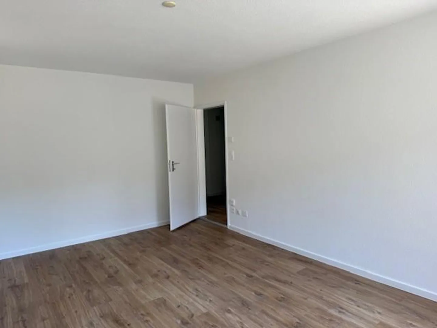 Appartamento 3.5 stanze nel centro di Glarus - Foto 10 di 16