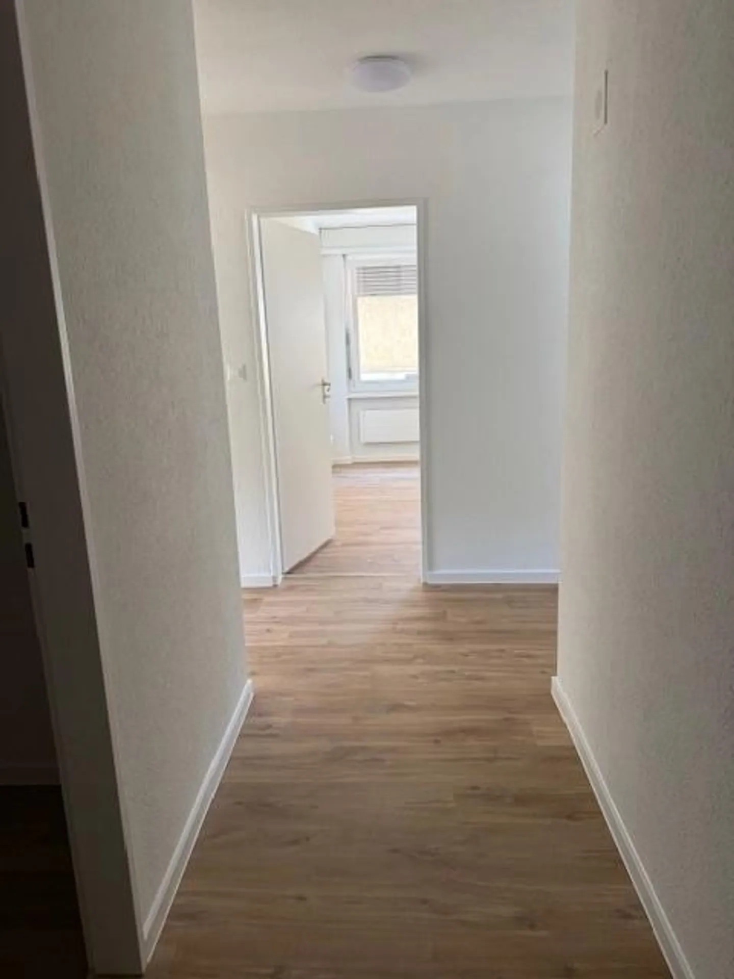 Appartamento 3.5 stanze nel centro di Glarus - Foto 12 di 16
