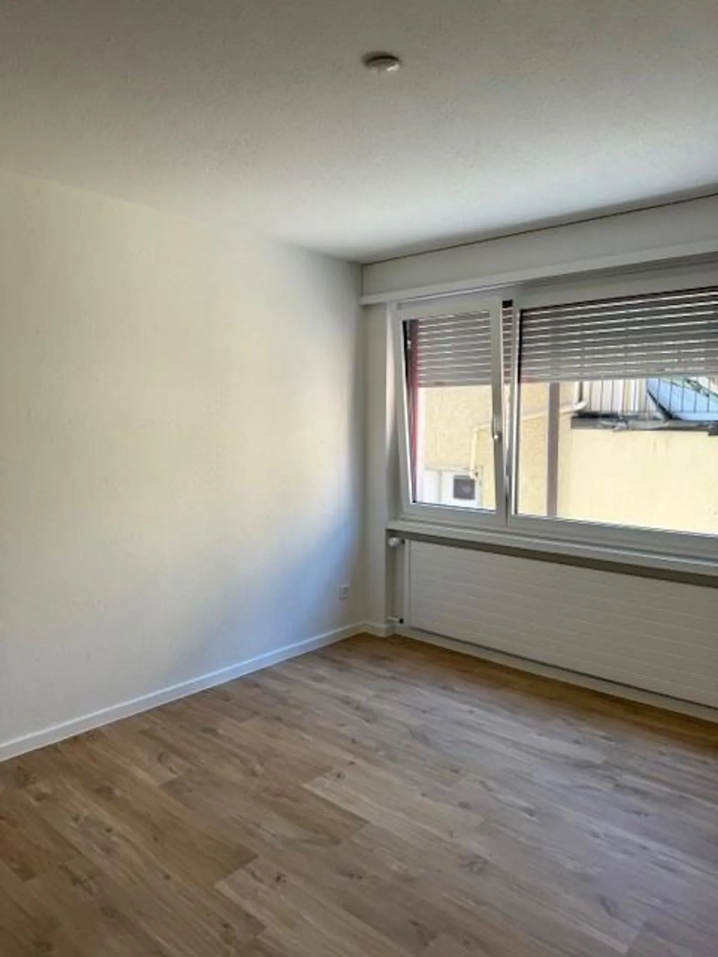 Appartamento 3.5 stanze nel centro di Glarus - Foto 13 di 16