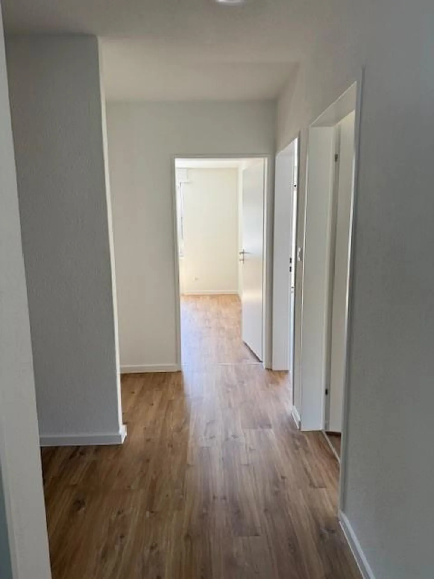 Appartamento 3.5 stanze nel centro di Glarus - Foto 14 di 16