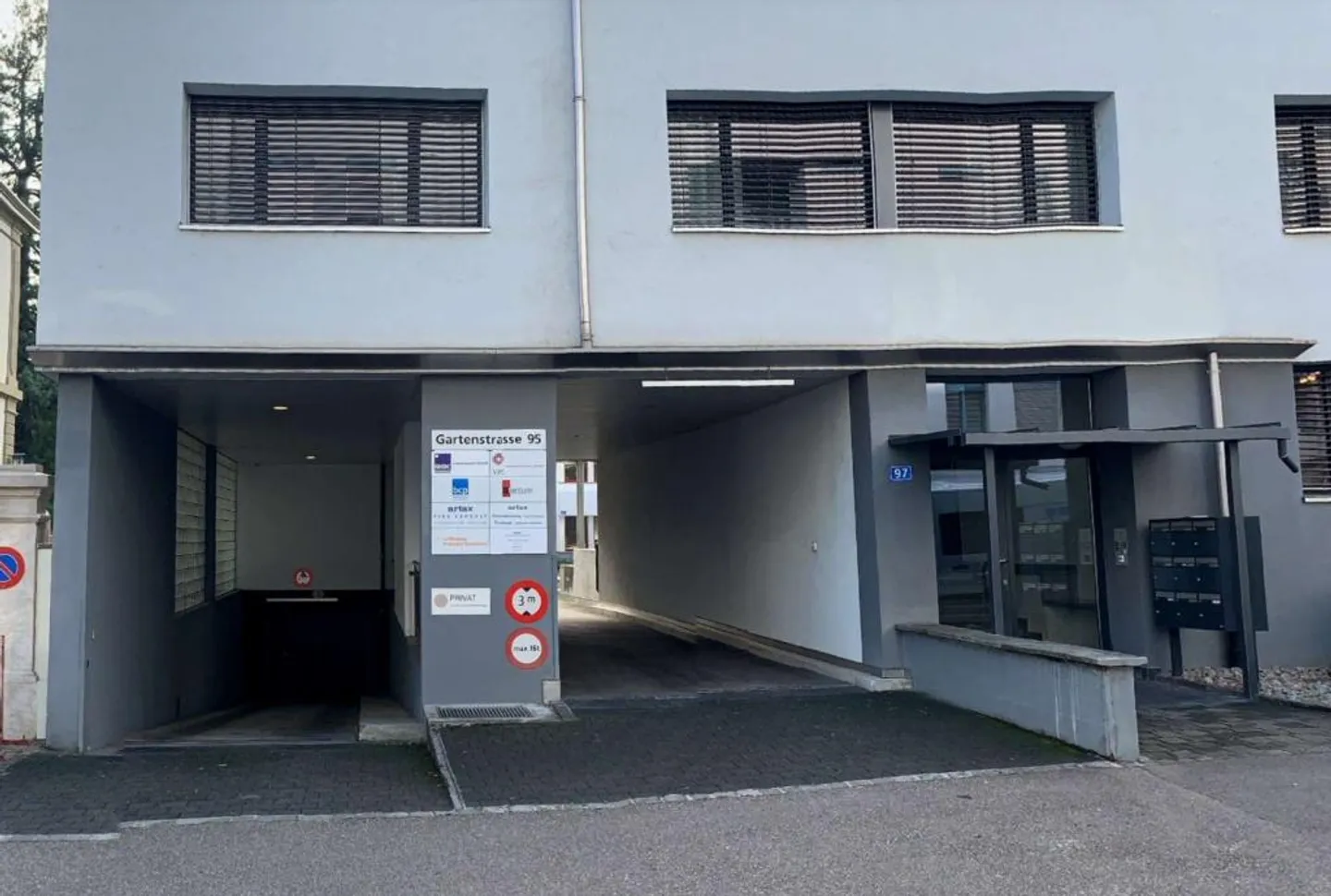 Parking space near SBB train station - Photo 2 of 3