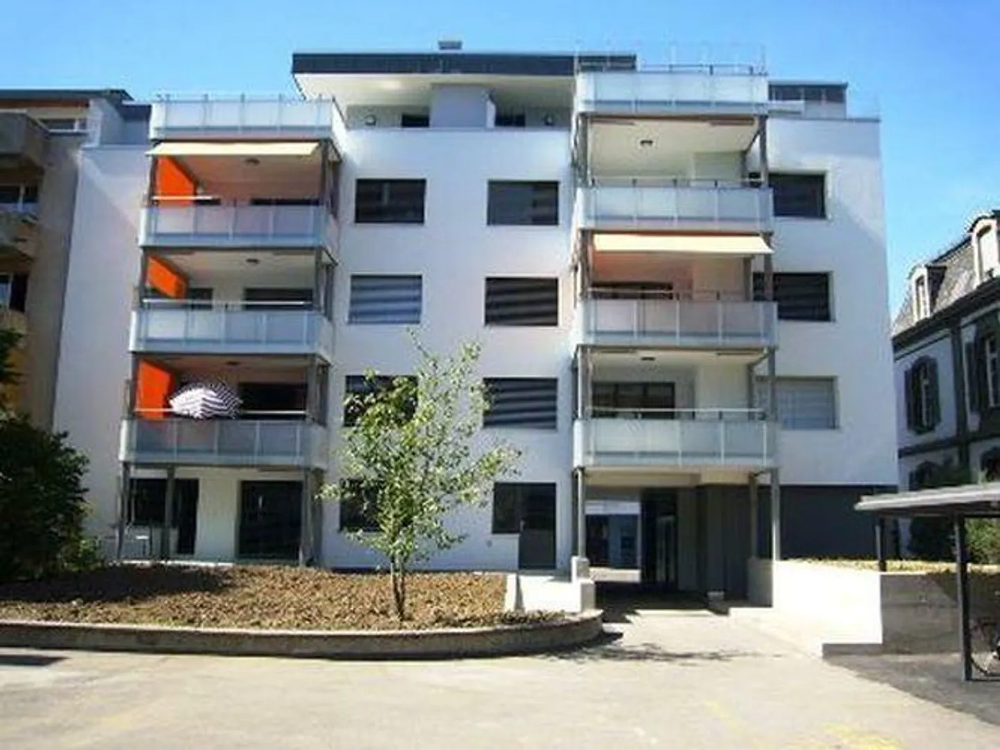 Parking space near SBB train station - Photo 1 of 3