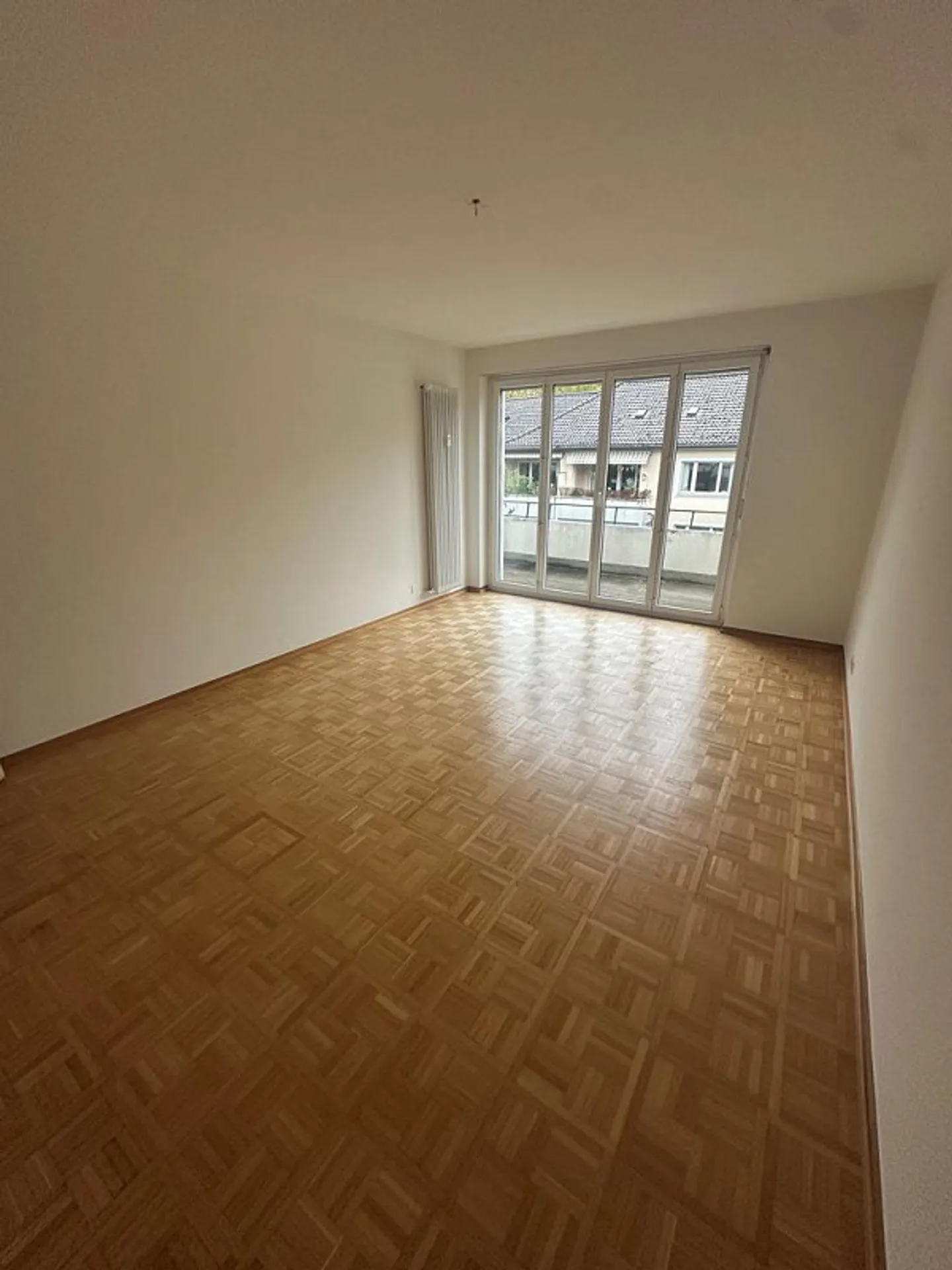 Modern old building apartment seeks new tenant - Photo 2 of 10