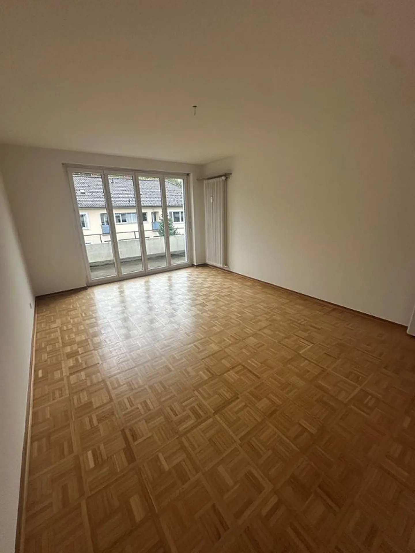 Modern old building apartment seeks new tenant - Photo 4 of 10