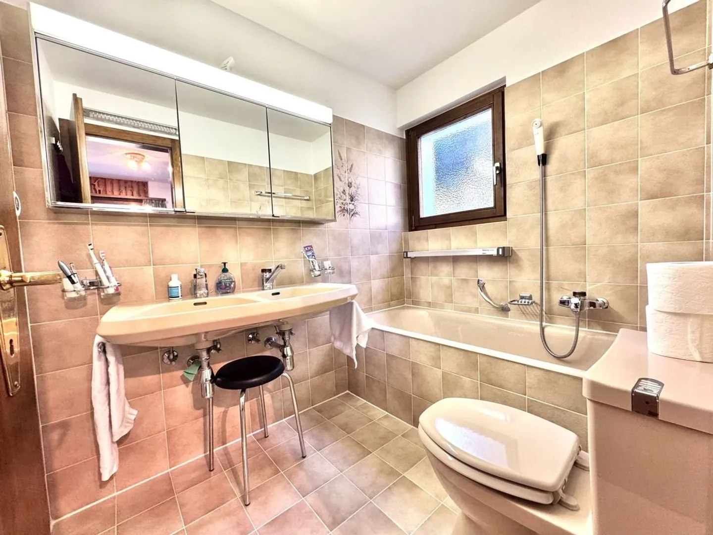 Bel appartement 3.5 pièces en rez-de-jardin prés de l'arrêt de funiculaire de Blûche / Ref. 1007-684 - Foto 11 von 13