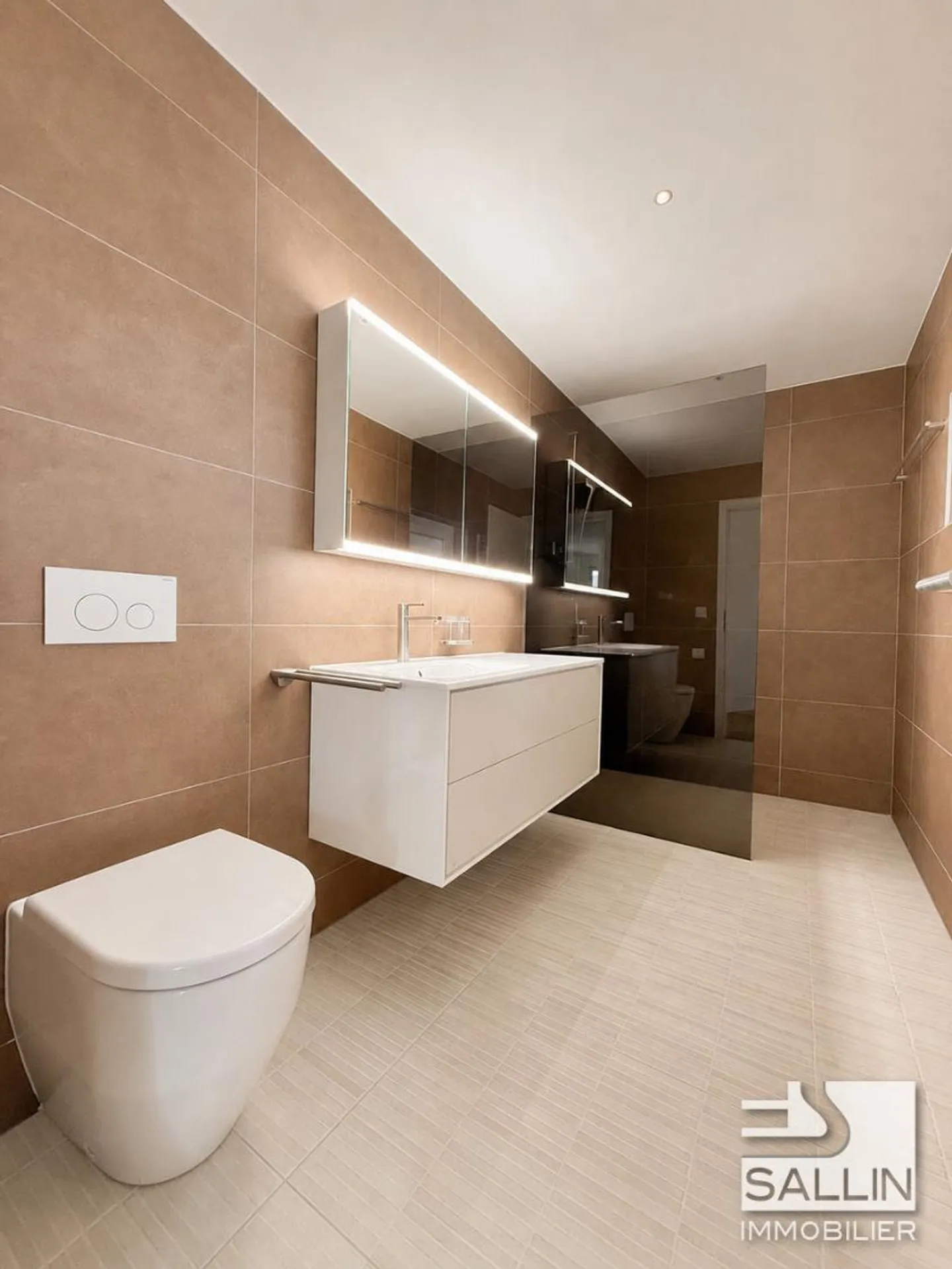 4-room penthouse with very large terraces - Photo 13 of 13