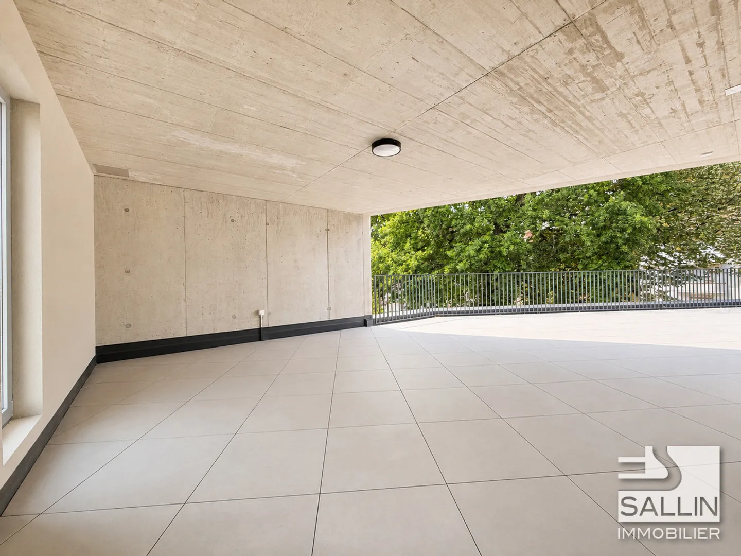 4-room penthouse with very large terraces - Photo 3 of 13