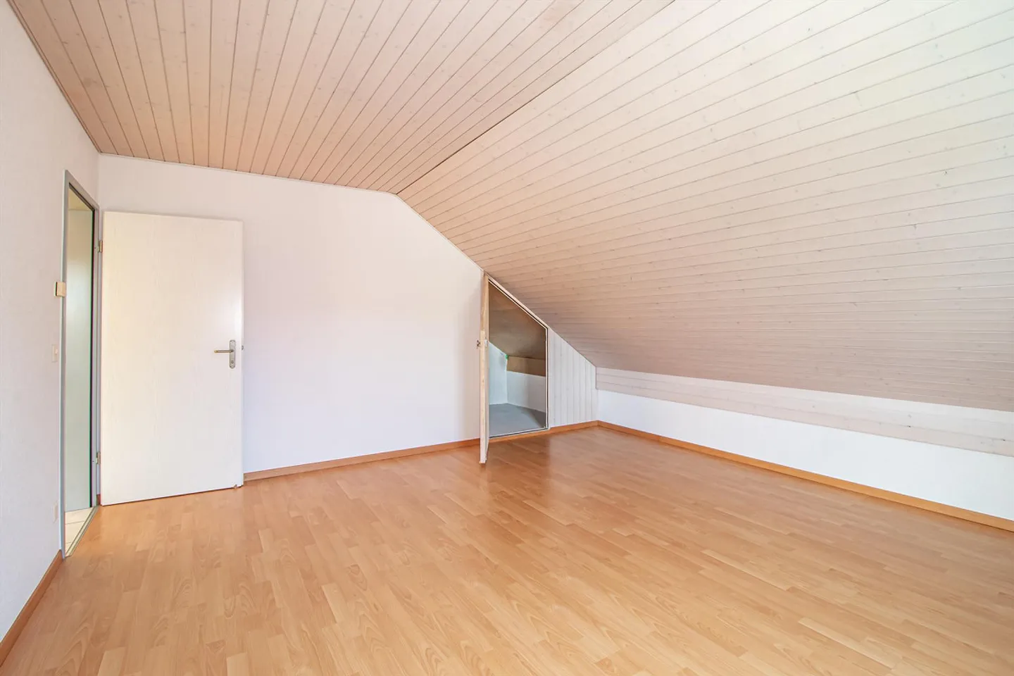 Accogliente appartamento mansardato di 3 stanze nel verde - Foto 5 di 8
