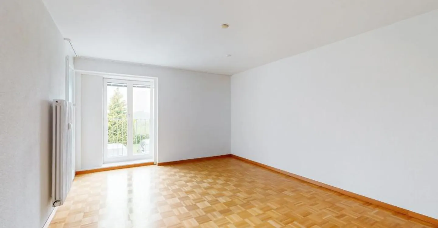 Modern Garden Apartment - Photo 3 of 10