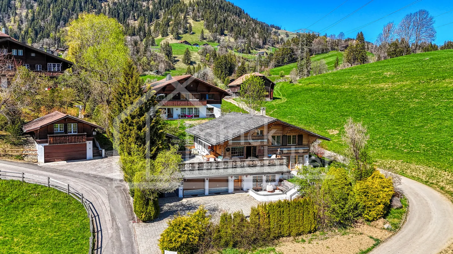 Chalet Incantevole a Saanen - Foto 1 di 18