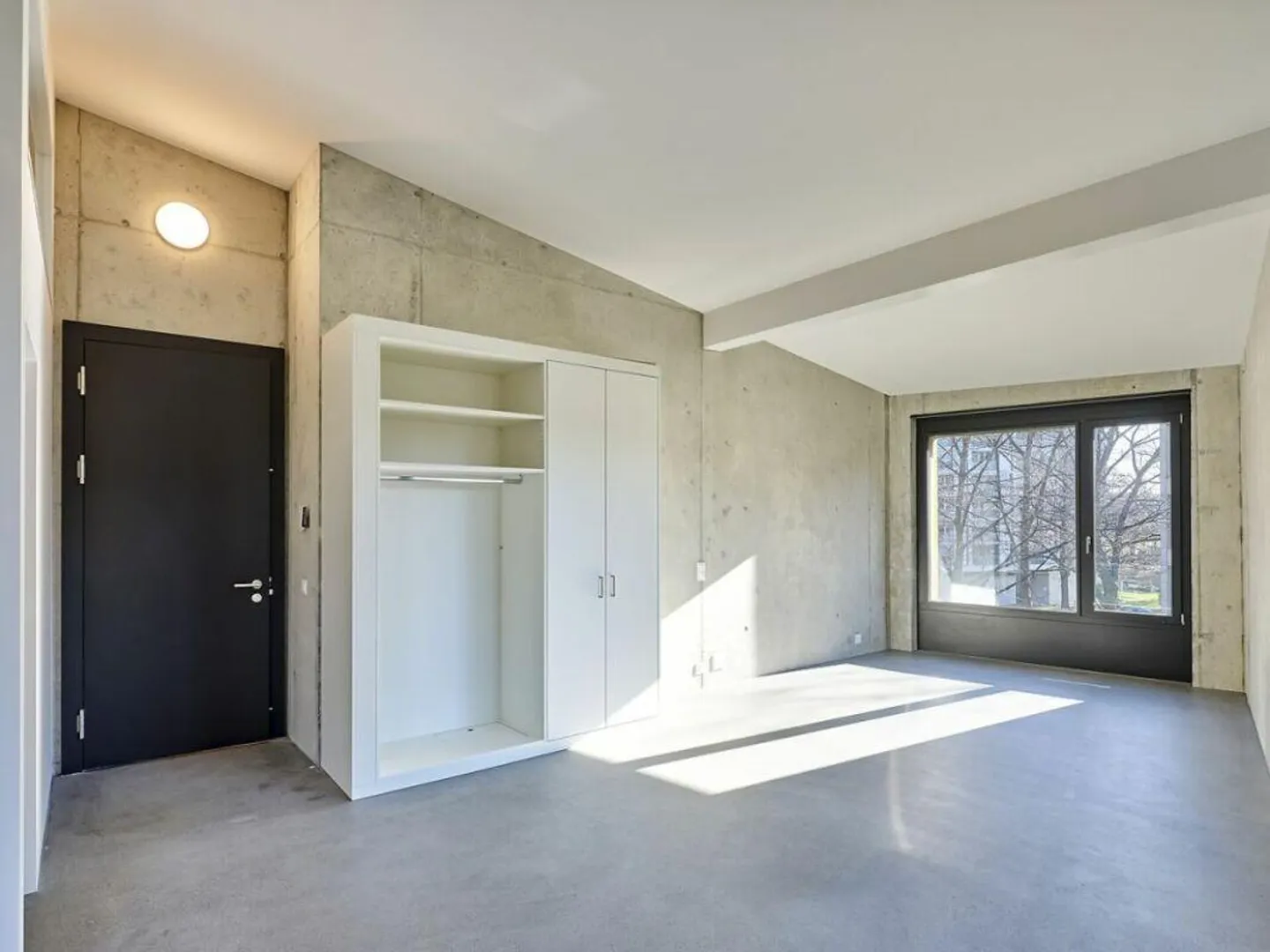 Studio moderne avec patio privé - Photo 3 sur 6