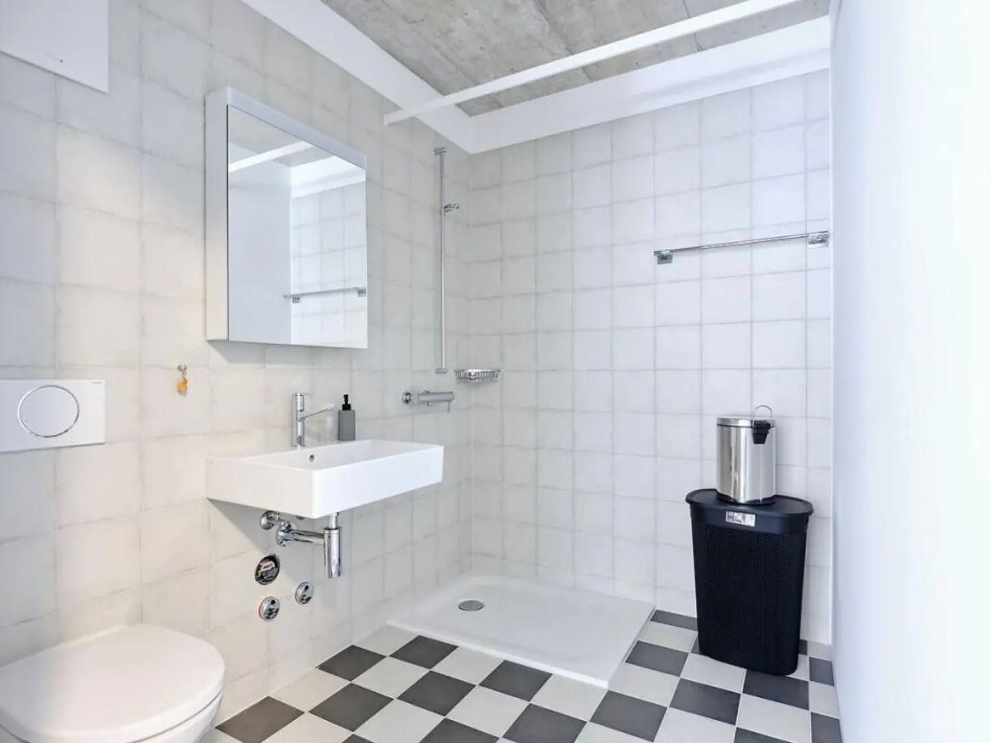 Studio moderne avec patio privé - Photo 4 sur 6