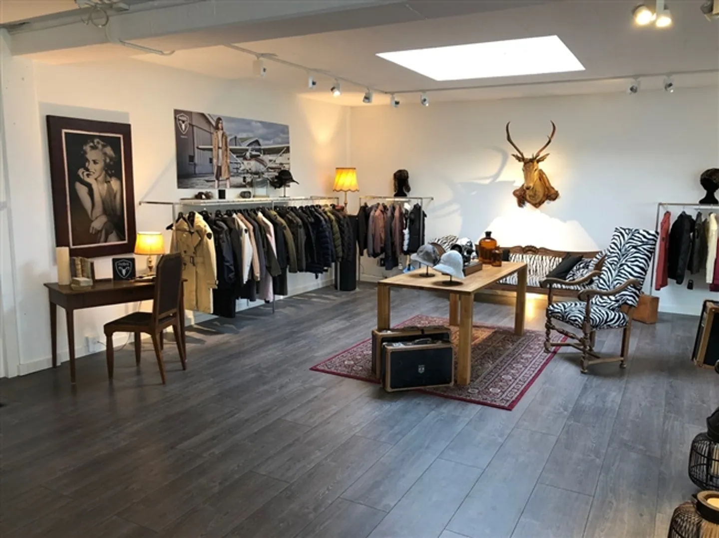 Spacious Office in an Industrial Zone in Préverenges - Photo 2 of 13