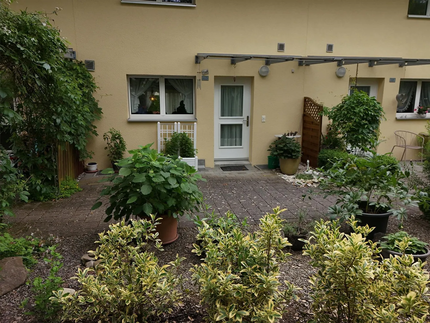 Maison de ville dans un emplacement calme - Photo 2 sur 11