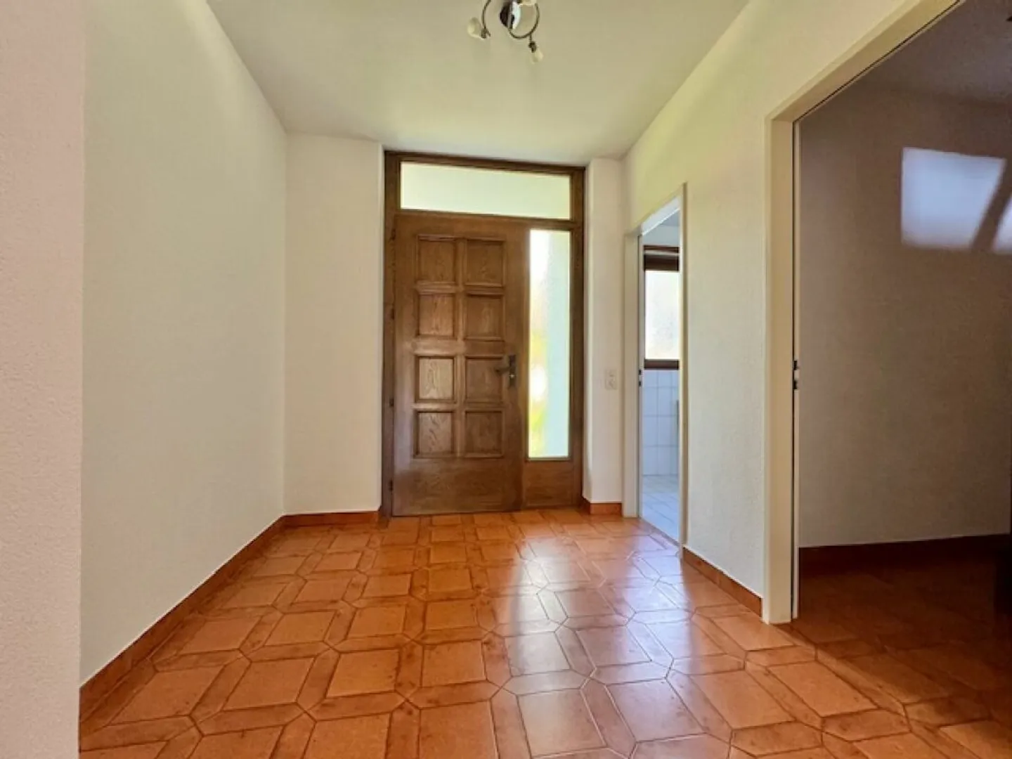Appartamento in vendita - Foto 5 di 28