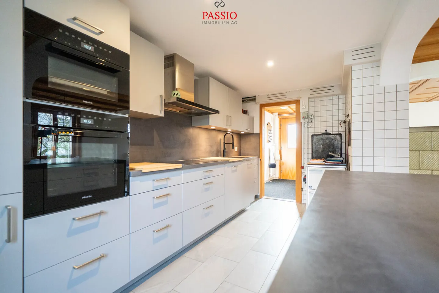 Charmante maison de ferme de 5 pièces avec beaucoup d'espace et d'opportunités - Photo 8 sur 34