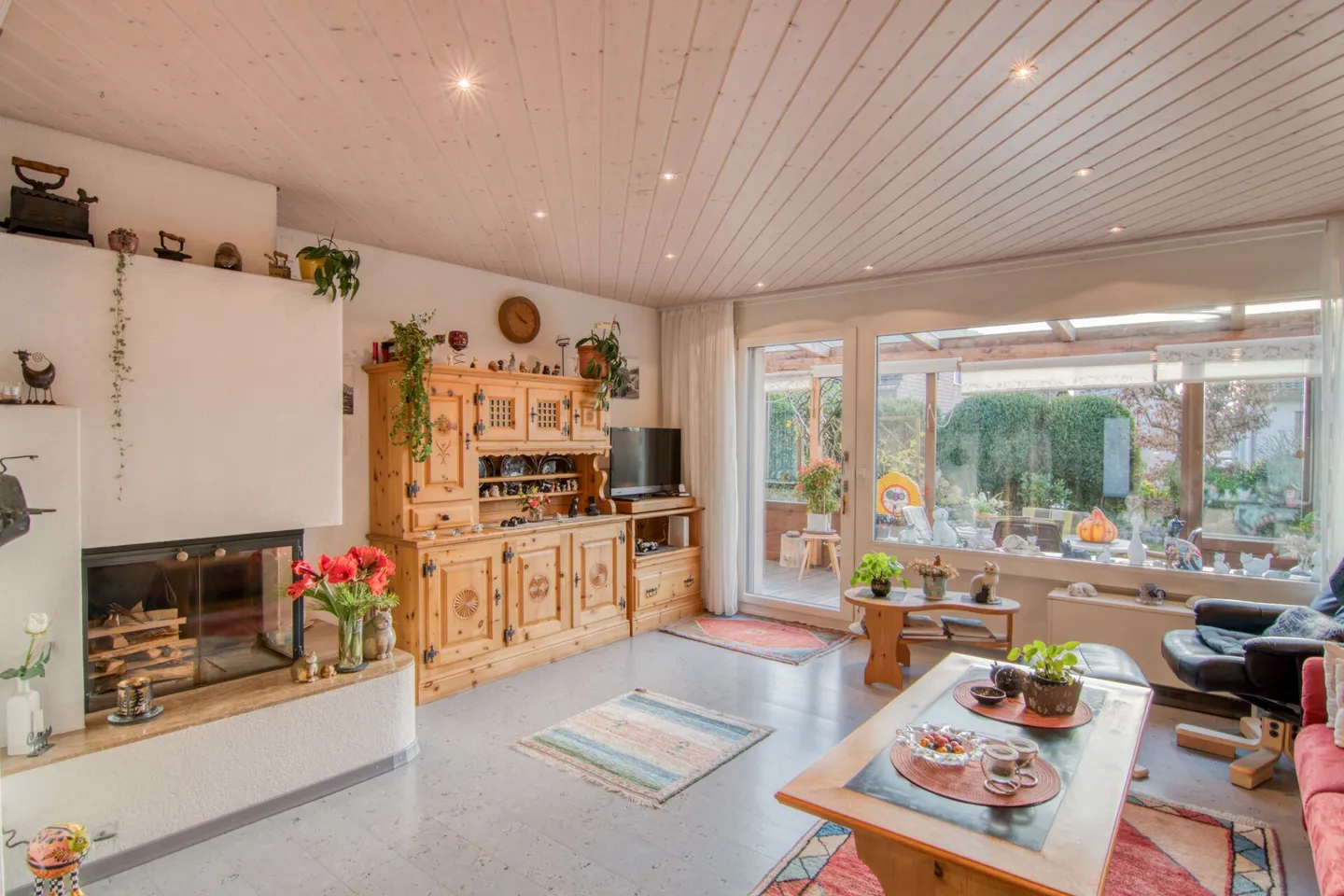 Family-friendly 6-room terraced house with plenty of living space and leisure right at your doorstep - Photo 6 of 33