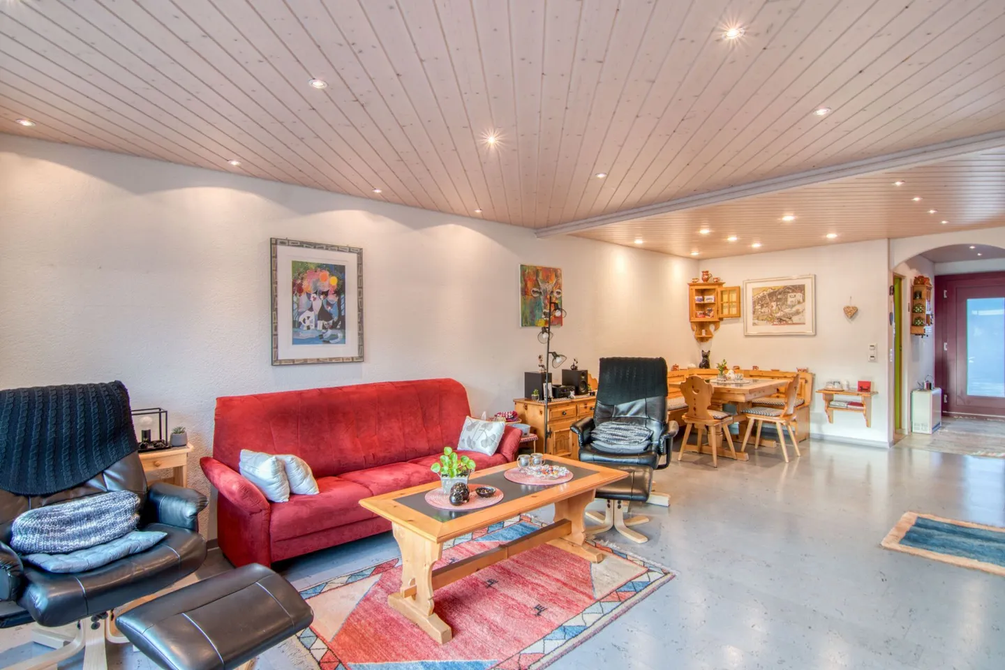 Family-friendly 6-room terraced house with plenty of living space and leisure right at your doorstep - Photo 8 of 33