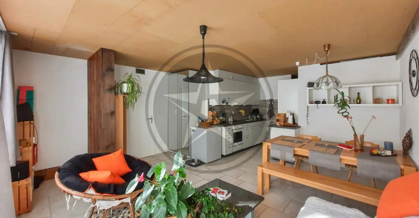 Renoviertes Doppelhaus mit Wohnungen, Scheune und Baugrundstück - Foto 3 von 12