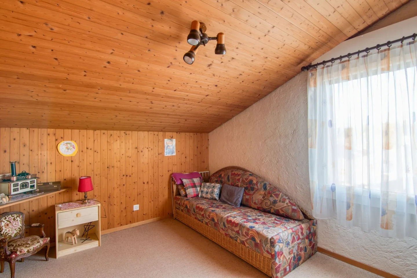 Family-friendly 6-room terraced house with plenty of living space and leisure right at your doorstep - Photo 17 of 33