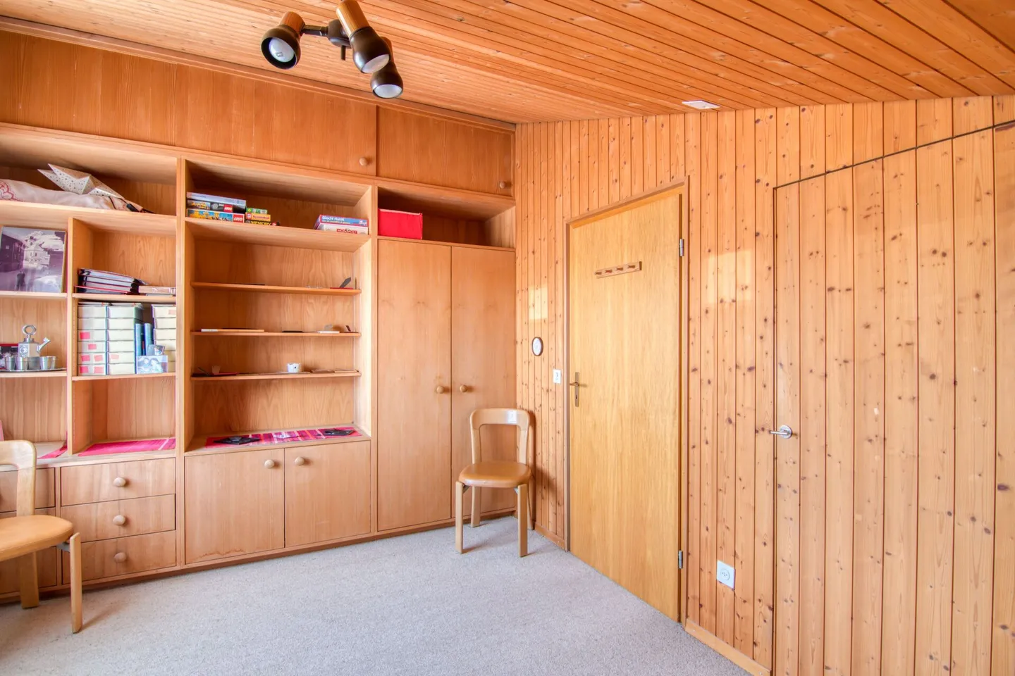 Family-friendly 6-room terraced house with plenty of living space and leisure right at your doorstep - Photo 18 of 33