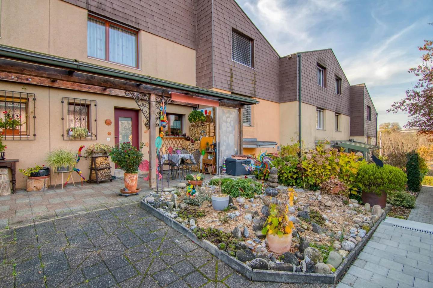 Family-friendly 6-room terraced house with plenty of living space and leisure right at your doorstep - Photo 28 of 33