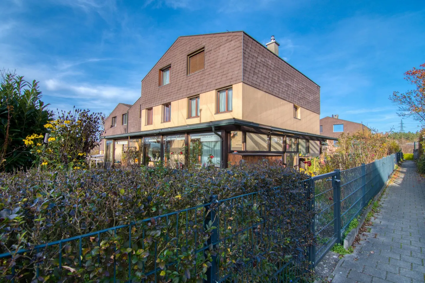 Family-friendly 6-room terraced house with plenty of living space and leisure right at your doorstep - Photo 30 of 33