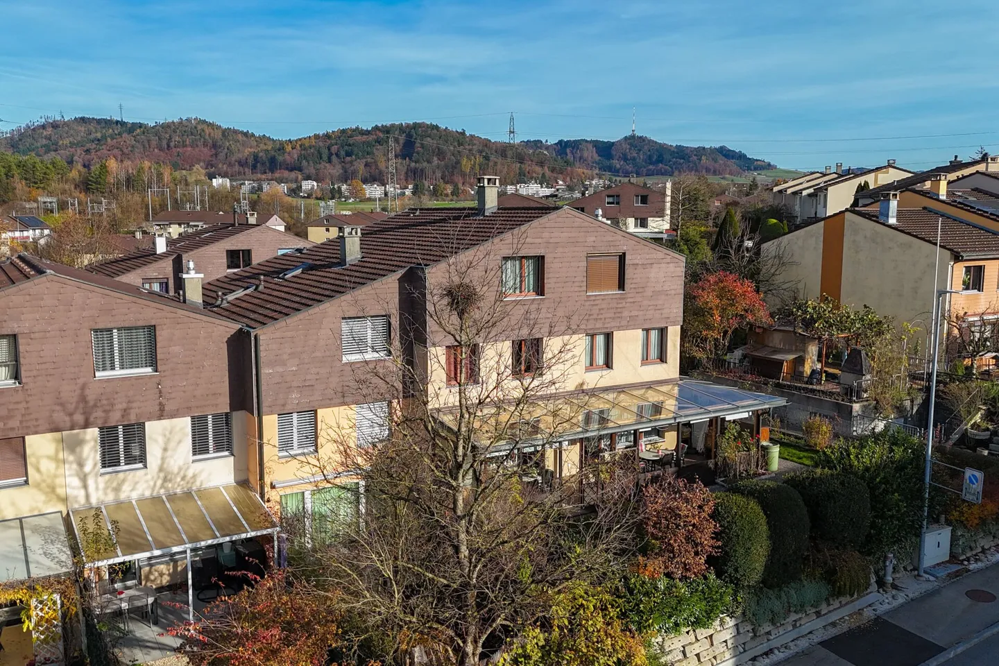 Family-friendly 6-room terraced house with plenty of living space and leisure right at your doorstep - Photo 31 of 33